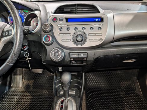 Used 2010 Honda Fit Sport image 31