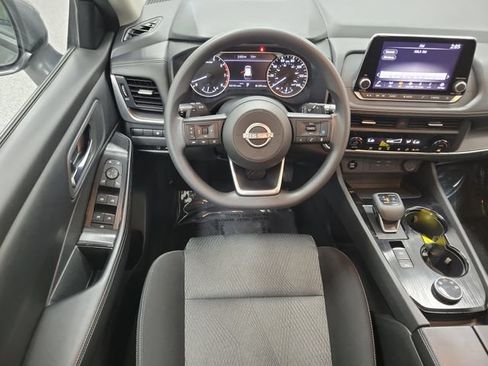 Used 2024 Nissan Rogue SV AWD/4WD image 12