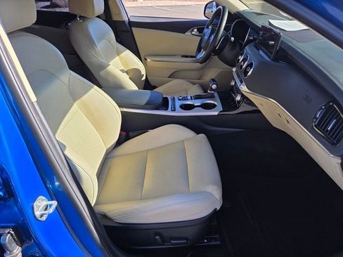 Used 2022 Kia Stinger GT1 image 15