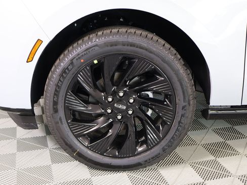 New 2026 Lincoln Navigator L Reserve AWD/4WD image 19