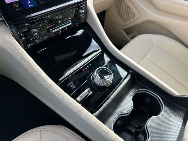 Certified 2025 Jeep Grand Cherokee Limited AWD/4WD image 35