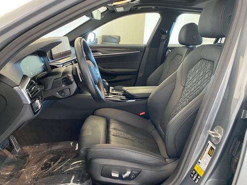 Certified 2023 BMW 540i xDrive w/ M Sport Package image 4