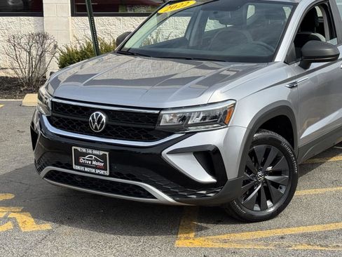 Used 2022 Volkswagen Taos S image 4
