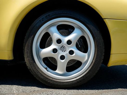 Used 1997 Porsche 911 Carrera RWD image 28