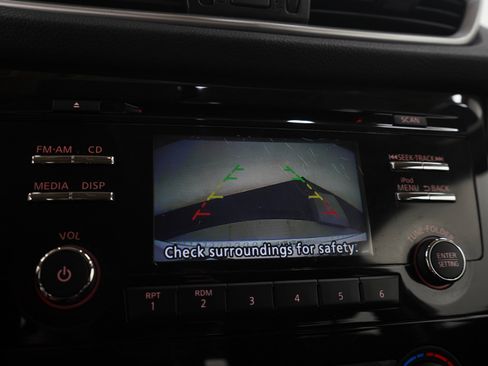 Used 2014 Nissan Rogue S FWD image 26