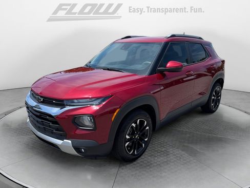Used 2021 Chevrolet TrailBlazer LT w/ Convenience Package FWD image 4