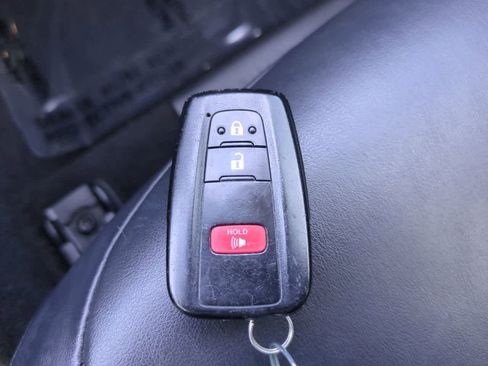 Certified 2018 Toyota Prius Four Touring FWD image 28