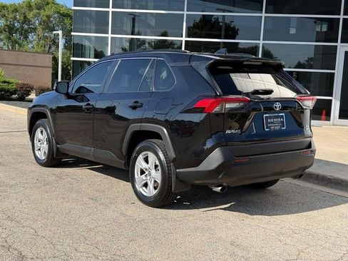 Used 2021 Toyota RAV4 XLE w/ Convenience Package AWD/4WD image 5