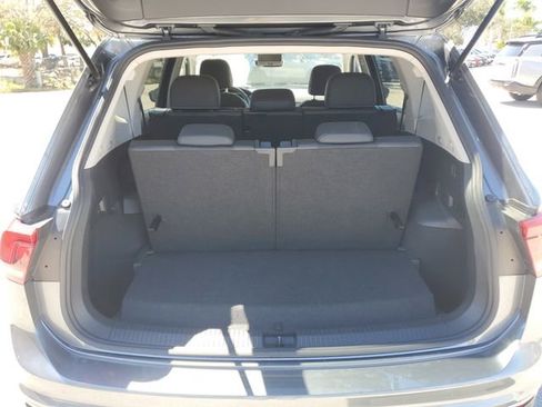 Used 2023 Volkswagen Tiguan SE image 6
