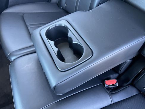 Used 2025 Kia Sorento S w/ Panoramic Sunroof Package image 20