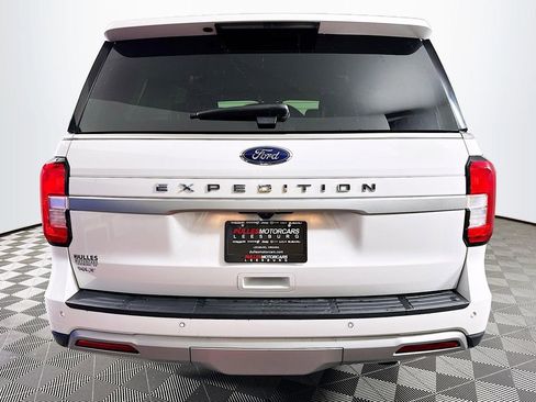 Used 2024 Ford Expedition XLT image 6