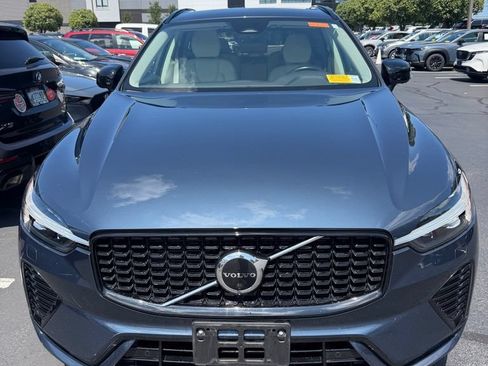 Certified 2023 Volvo XC60 B5 Plus w/ Climate Package AWD/4WD image 4