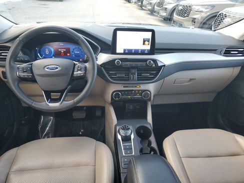 Used 2022 Ford Escape SEL w/ Technology Package image 16