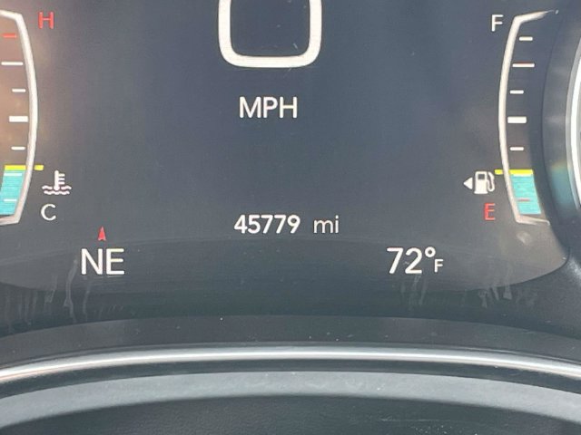 Used 2025 Chrysler Pacifica Limited FWD image 21