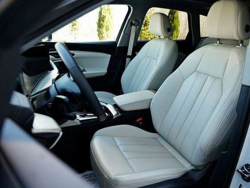 Certified 2025 Audi Q5 Premium Plus w/ Premium Plus image 18