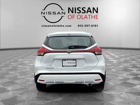 Certified 2025 Nissan Kicks Play S image 26