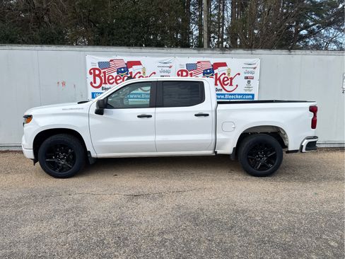 Used 2024 Chevrolet Silverado 1500 Custom image 7