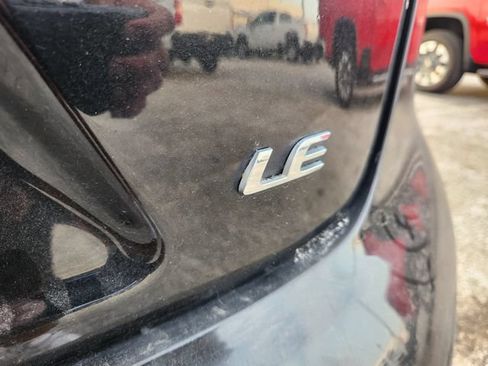 Used 2020 Toyota Corolla LE FWD image 9