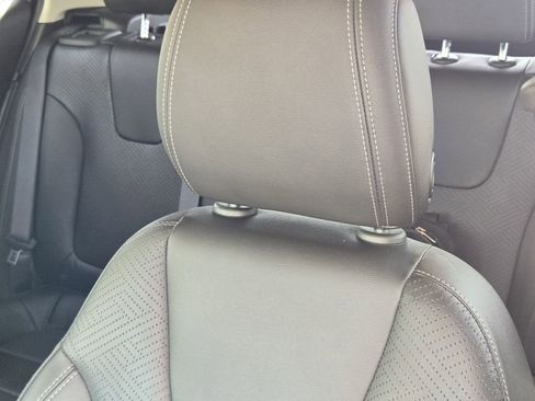 Used 2023 Buick Encore GX Essence w/ Experience Buick Package FWD image 12