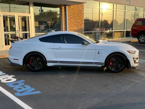 Used 2021 Ford Mustang Shelby GT500 w/ Technology Package RWD image 20
