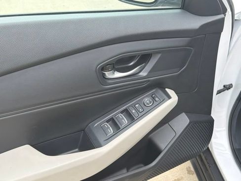 Certified 2025 Honda Accord SE image 19