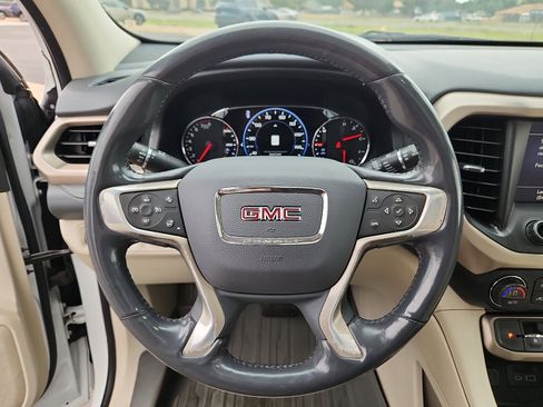 Used 2022 GMC Acadia Denali w/ Denali Ultimate Package FWD image 16