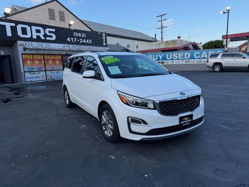 Used 2019 Kia Sedona EX FWD image 2