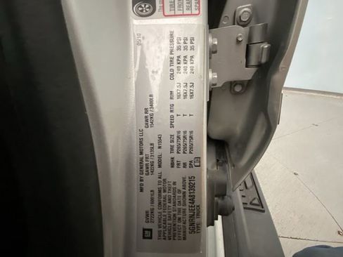 Used 2010 HUMMER H3T Luxury w/ Appearance Package image 26