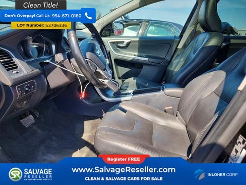 Used 2015 Volvo XC60 T5 Premier w/ Proximity Package FWD image 9
