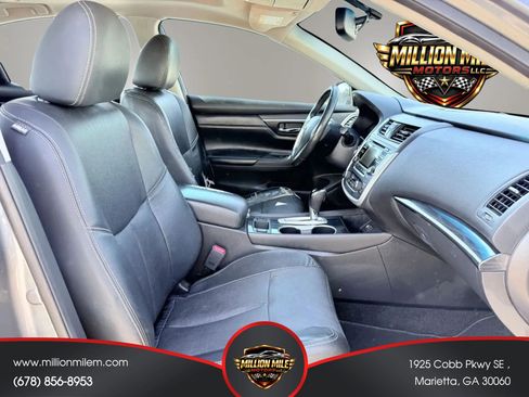 Used 2017 Nissan Altima 2.5 SL w/ Moonroof Package FWD image 18