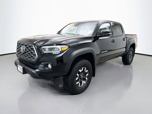 Used 2023 Toyota Tacoma TRD Off-Road image 3