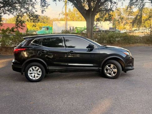 Used 2019 Nissan Rogue Sport S FWD image 4