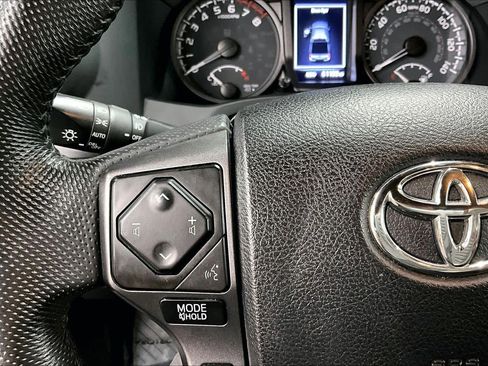 Used 2022 Toyota Tacoma TRD Sport w/ Technology Package image 23