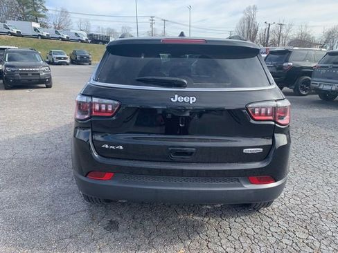 Used 2024 Jeep Compass Latitude image 7