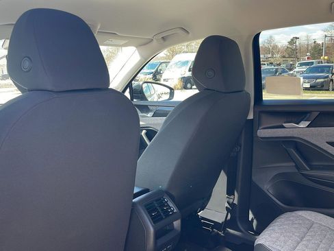 Used 2025 Volkswagen Tiguan S AWD/4WD image 17