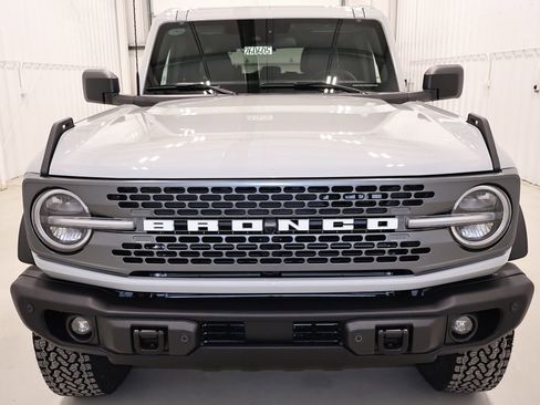 New 2026 Ford Bronco Badlands image 4