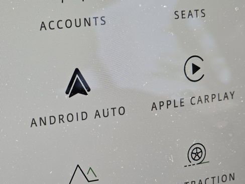 Used 2025 Land Rover Defender 110 X-Dynamic SE image 7