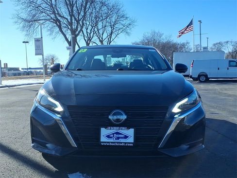 Used 2023 Nissan Altima 2.5 SL image 2