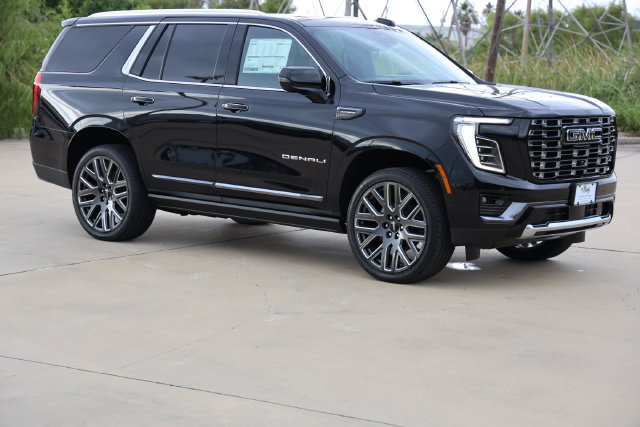 New 2026 GMC Yukon Denali Ultimate w/ LPO, Floor Liner Package AWD/4WD image 1