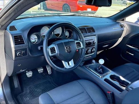 Used 2014 Dodge Challenger R/T RWD image 13