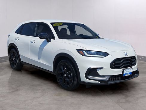 Certified 2025 Honda HR-V Sport image 3