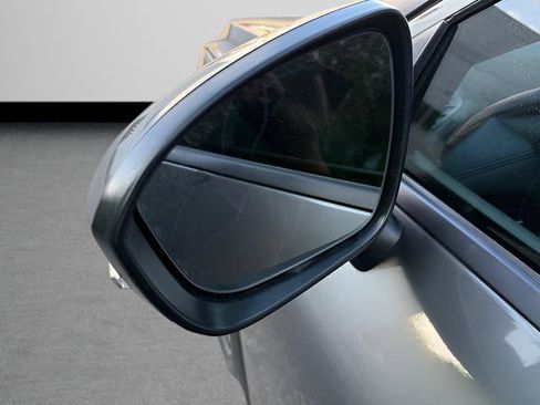 Used 2022 Nissan Rogue SV image 32