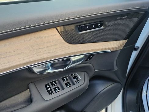 Certified 2025 Volvo XC90 T8 Plus w/ Protection Package Premier image 17
