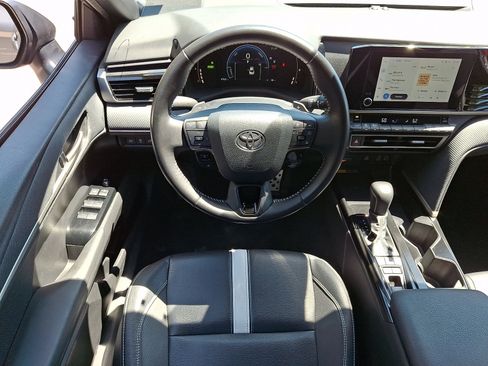 Used 2025 Toyota Camry SE FWD image 12