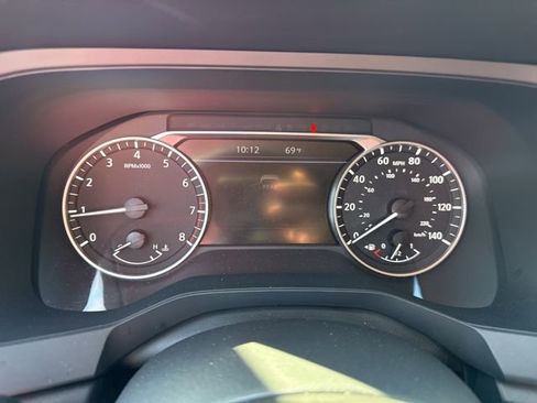 Used 2024 Nissan Pathfinder S image 22