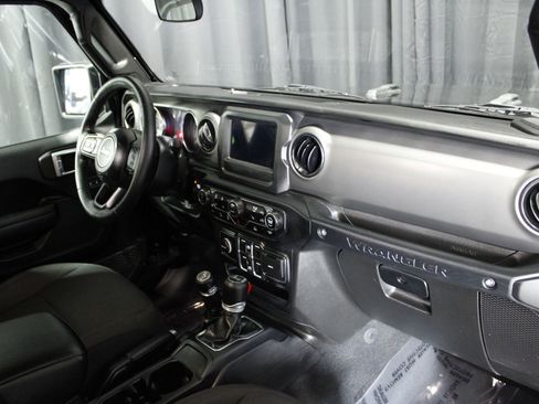 Used 2022 Jeep Wrangler Unlimited Sport image 29