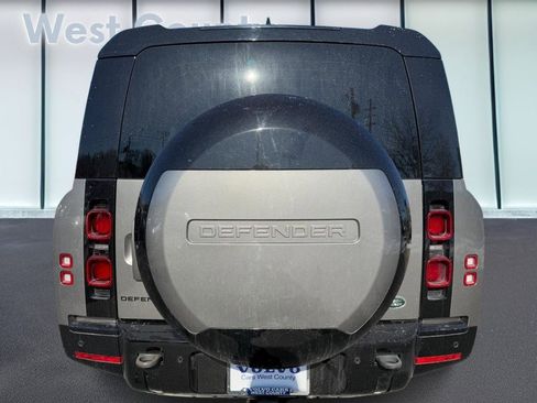 Used 2023 Land Rover Defender 130 X-Dynamic SE image 6