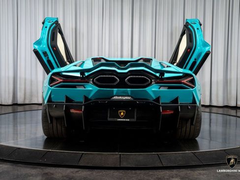 Used 2025 Lamborghini Revuelto image 22