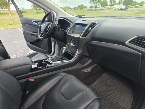 Used 2017 Ford Edge Titanium w/ Equipment Group 302A AWD/4WD image 15