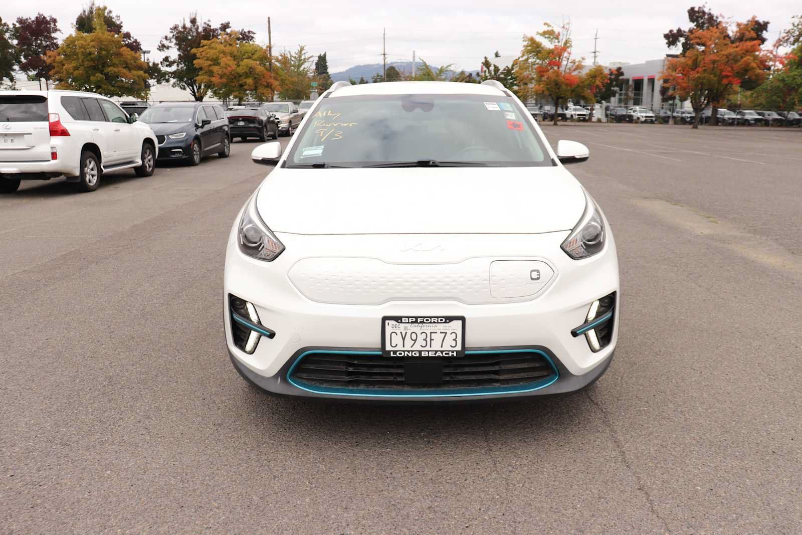 Used 2022 Kia Niro EX w/ Cold Weather Package FWD image 2